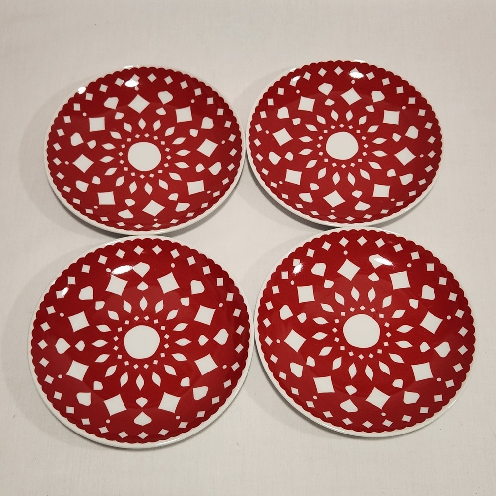 Set 4 Crate & Barrel Dessert Plates 6.5"‎ Casablanca Red White Snowflake